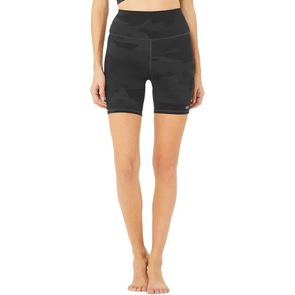 NWT Alo Yoga High Waist Waisted Vapor Shorts In Black Camo